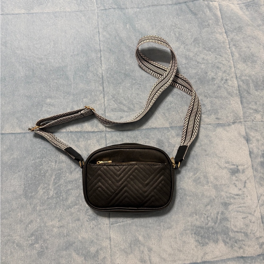 Chic Black Chevron Crossbody Bag